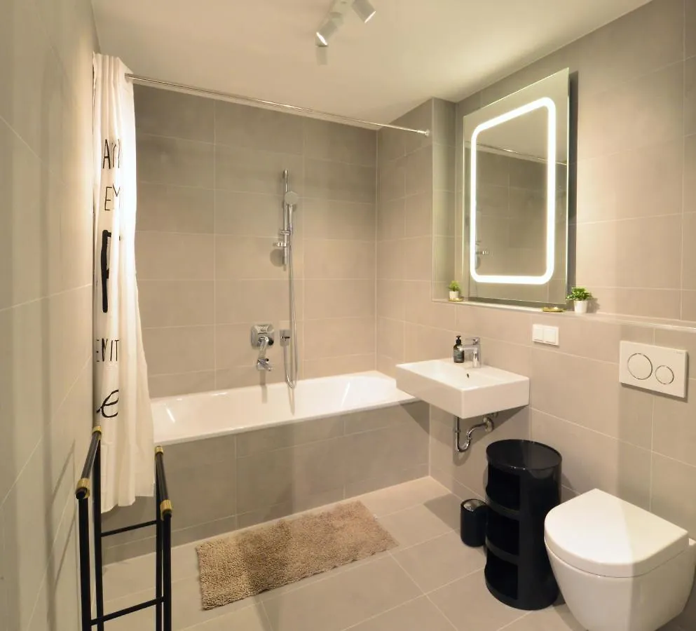 Brand-New, Close To Centre, Rooftop-Summer-Pool Wenen